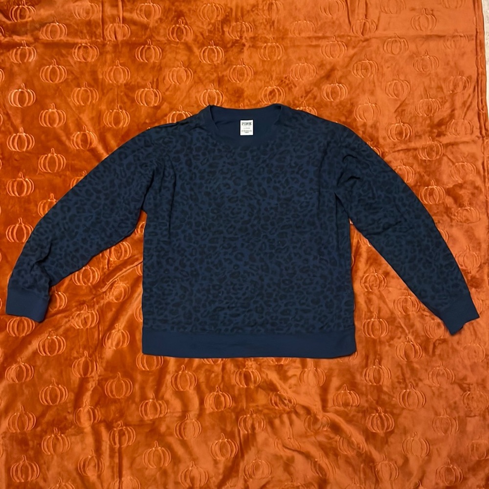 PINK crew neck Leopard Sweatshirt Sz L